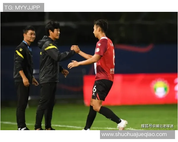 武汉羽毛球队状态排名创新高展现出强劲实力与团队合作精神 武汉羽毛球队状态排名创新高展现出强劲实力与团队合作精神